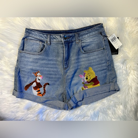 Hot Topic Pants - Hot Topic Disney Winnie The Pooh Embroidered Mom Shorts